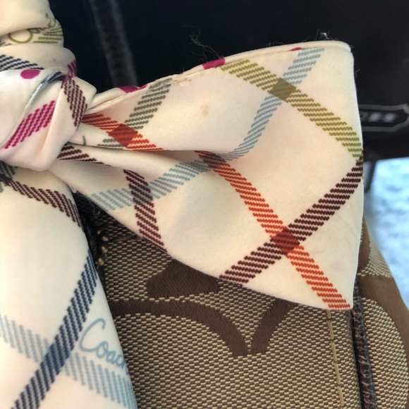 Coach Signature Hampton Madeline Satchel w/ Scarf - Picture 6 of 8